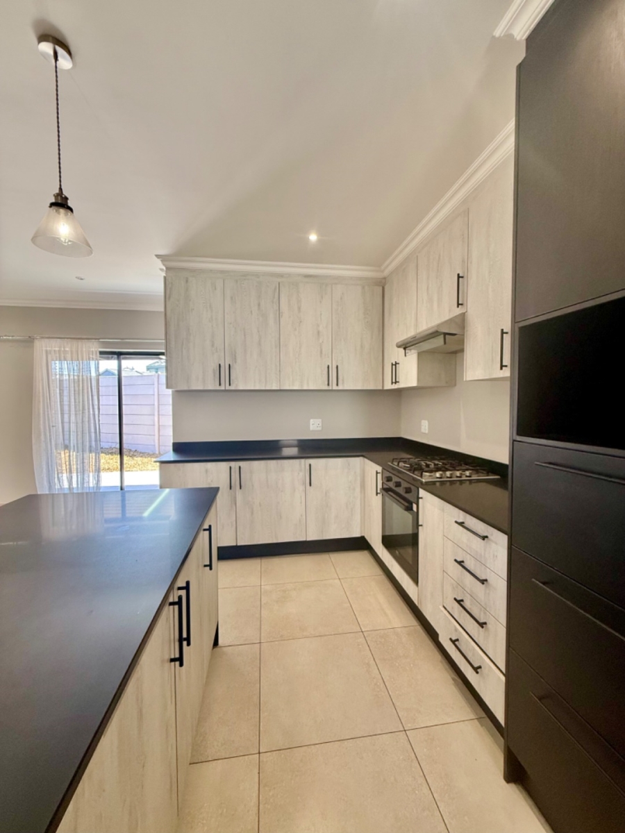 3 Bedroom Property for Sale in Overbaakens Eastern Cape